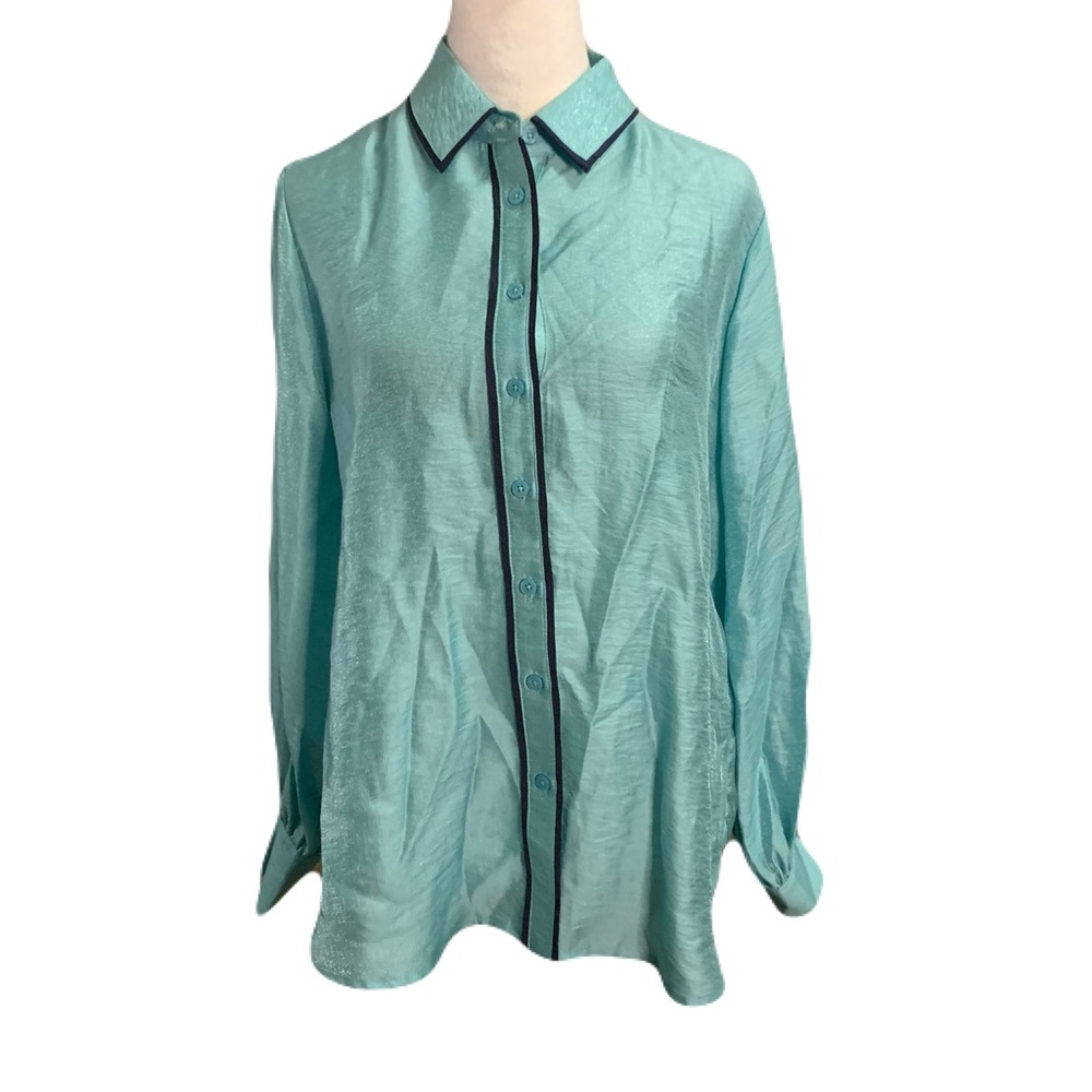 NWT Chico's Aqua 1.5/Medium Button-Down Contrast Piping Modest Mature Shirt